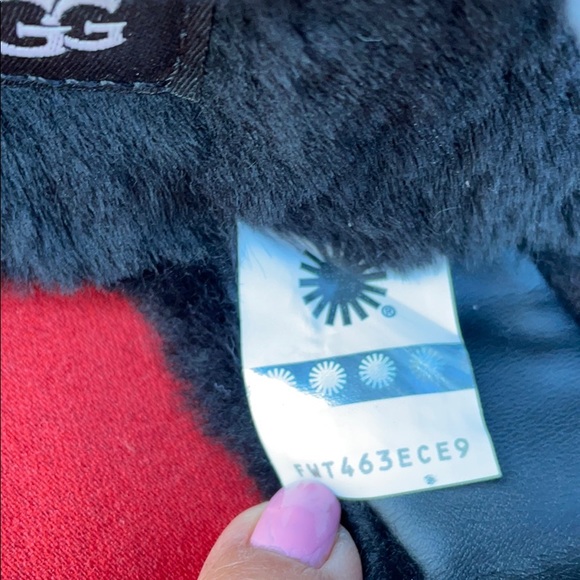 New UGG Brand Black Fuzz Yeah Slides Sz 8 - Picture 9 of 16